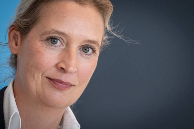Alice Weidel, AfD-Partei- und Fraktionsvorsitzende;Pressestatement der beiden Parteivorsitzenden und Fraktionsvorsitzenden der AfD vor Beginn der Fraktionssitzung im Deutschen Bundestag, Berlin Berlin Deutschland Bundestag