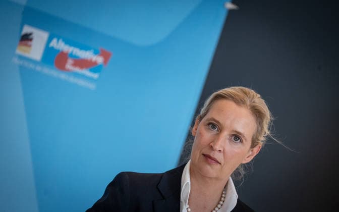 Alice Weidel, AfD-Partei- und Fraktionsvorsitzende;Pressestatement der beiden Parteivorsitzenden und Fraktionsvorsitzenden der AfD vor Beginn der Fraktionssitzung im Deutschen Bundestag, Berlin Berlin Deutschland Bundestag