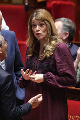 AssembleÌe Nationale - QAG du 6 octobre 2026 Maud Brà geon Sà ance des Questions d Actualità s au Gouvernement à l AssembleÌe Nationale à Paris, le 6 octobre 2026. Current Affairs Question Period with the Government at the National Assembly in Paris, October 6, 2026. Copyright: xFabricexChasseryx