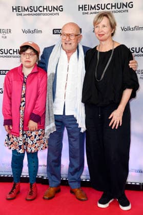 Nele Winkler, Volker Schlöndorff und Jenny Erpenbeck bei der Premiere des Kinofilms Heimsuchung im Kino International. Berlin, 06.10.2026