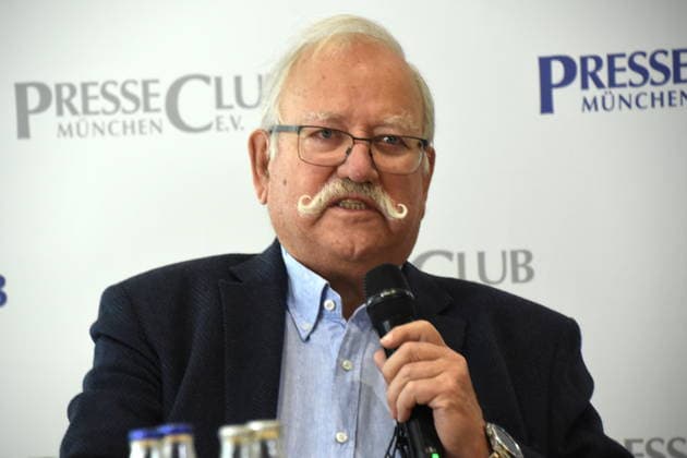 Wiggerl Hagn Wiesnwirt München 07.10.2026 Presseclub München Eigenveranstaltung: Nach der Wiesn ist vor der Wiesn Das Rekord-Oktoberfest. Eine unterhaltsame Bilanz des größten Volksfestes der Welt mit Wirten, Pfarrern, Kellnerinnen, Trachtlern und Politikerinnen Foto Muenchen