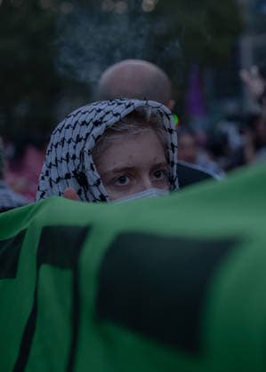 October 7, 2026, Berlin, Germany: Hundereds of pro-palestinian protesters gather in Berlin, Germany, on October 7, 2026. This marks the three-year anniversary of the Hamas led border attacks in Southern Israel. Germany - ZUMAj167 20261007_zip_j167_020 Copyright: xSvetxJacquelinex