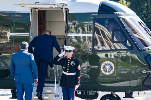 Trump Departs White House in Washington, USA - 7 Oct 26 The White House is reflected in Marine One as President Donald Trump and Sen. Ted Cruz board from the helipad on the South Lawn of the White House. Trump was enroute to a campaign event in San Antonio, Texas. Washington United States Copyright: xJenxGolbeckx xSOPAxImagesx Jen-Golbeck-1456731