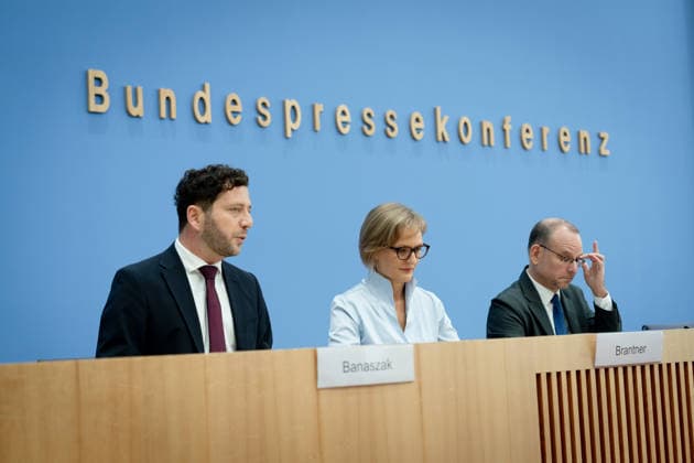 BPK, Bündnis90 Die Grünen, Franziska Brantner, Felix Banaszak Berlin, BPK, Vorstellung des Leitantrages Unser Plan für Deutschland , Franziska Brantner, Bundesvorsitzende, Felix Banaszak, Bundesvorsitzender, Bündnis90 Die Grünen Berlin Berlin GER
