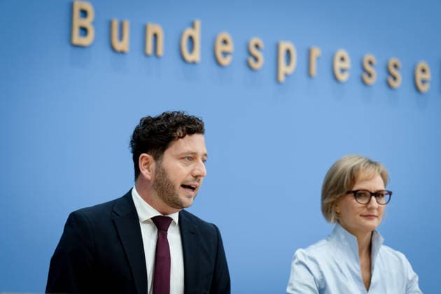 BPK, Bündnis90 Die Grünen, Franziska Brantner, Felix Banaszak Berlin, BPK, Vorstellung des Leitantrages Unser Plan für Deutschland , Franziska Brantner, Bundesvorsitzende, Felix Banaszak, Bundesvorsitzender, Bündnis90 Die Grünen Berlin Berlin GER