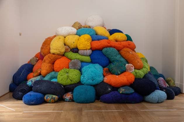Exhibition Au dela by Sheila Hicks PHOTOPQR VOIX DU NORD FLORENT MOREAU October 8, 2026 LILLE October 8, 2026 The exhibition Au dela by artist Sheila Hicks, is on view at the Palais des Beaux-Arts PHOTO FLORENT MOREAU LA VOIX DU NORD LILLE, FRANCE, OCTOBER 8, 2026 Sheila Hicks – Beyond exhibition at the Palais des Beaux Arts in Lille The internationally renowned American artist presents a new installation in the museum’s atrium, exploring textile fiber through monumental works created especially for the space HAUTS-DE-FRANCE France Copyright: xPHOTOPQR VOIXxDUxNORD MAXPPPxFLORENTxMOREAUx 20261008VDN9618 20261008VDN9618