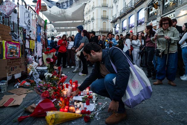 Farewell, Maricarmen March from Puerta del Sol to Maricarmen’s Home Several people leave bouquets of flowers and candles before the start of the Farewell, Maricarmen march, from Puerta del Sol to Maricarmen’s home, on October 8, 2026, in Madrid, Spain. Many people have left candles, flowers, and signs of encouragement next to the doorway from which Maricarmen was evicted two weeks ago, hours after the death of the 87-year-old woman was announced. To profit from homes is to traffic in life. Let housing cost no more lives. Thank you, Maricarmen, reads one of the messages of gratitude. OCTOBER 8, 2026 PROTEST MARCH MARICARMEN TRIBUTE EVICTION EVICTED WOMAN Madrid, Spain Copyright: xMatiasxChiofalox 7829934