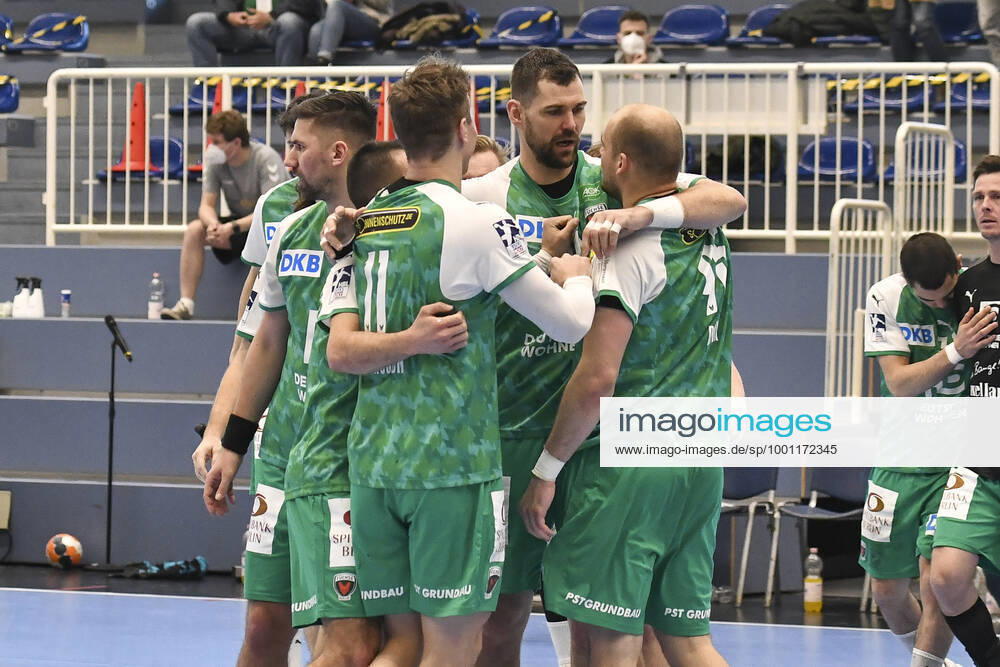 Schlussjubel Schlußjubel Emotion Freude der Mannschaft von Berlin 07.03.2021 Handball, 1.Bundesliga, TUSEM Essen vs. Fuechse Berlin, Arena am Hallo, Essen,