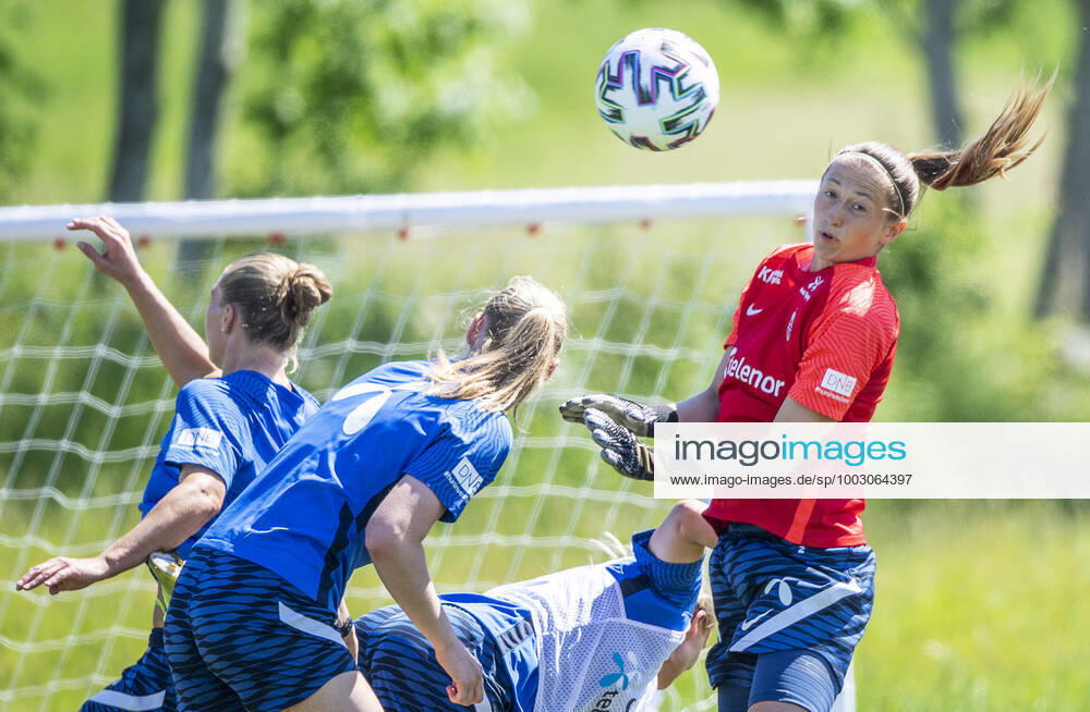 Goalkeeper Cecilie Haustaker Fiskerstrand of the Norwegian women?s national football team during a training session on June 8, 2021 in Borgholm. Photo: Suvad Mrkonjic BILDBYRAN COP 170 SM0076 fotboll football soccer fotball träning practice training norge norway dam bbeng