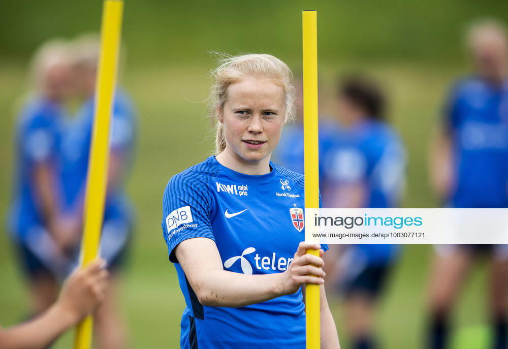 Julie Blakstad of the Norwegian women?s national football team during a training session on June 9, 2021 in Borgholm. Photo: Suvad Mrkonjic BILDBYRAN COP 170 SM0077 fotboll football soccer fotball träning practice training norge norway dam bbeng