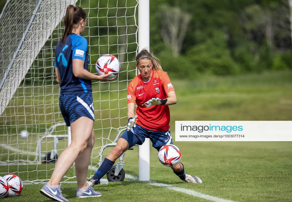 Goalkeeper Cecilie Haustaker Fiskerstrand of the Norwegian women?s national football team during a training session on June 9, 2021 in Borgholm. Photo: Suvad Mrkonjic BILDBYRAN COP 170 SM0077 fotboll football soccer fotball träning practice training norge norway dam bbeng
