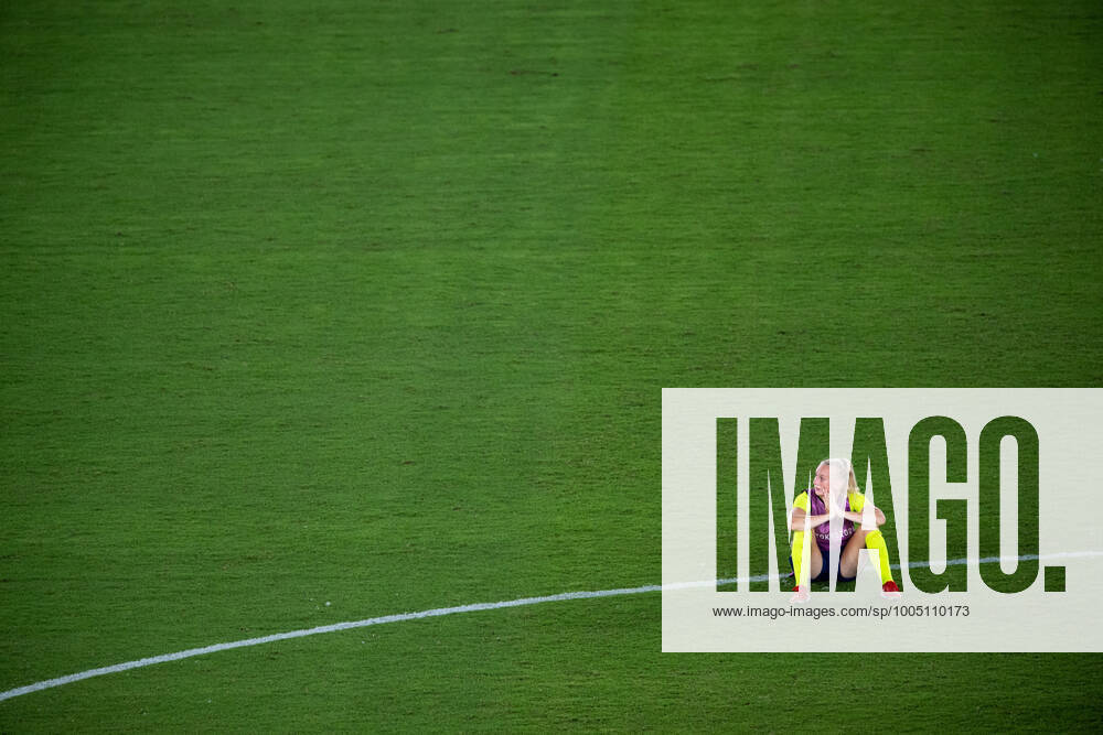 Stina Blackstenius of Sweden looks dejected after the women?s football final during day 14 of the Tokyo 2020 Olympic Games, Olympische Spiele, Olympia, OS on August 6, 2021 in Tokyo. Photo: Joel Marklund BILDBYRAN kod JM DS0190 fotboll football soccer fotball olympic games olympics os ol olympiska spel olympiske leker tokyo2020 tokyo 2020 tokyo-os tokyo-ol bbeng sverige sweden canada kanada final depp