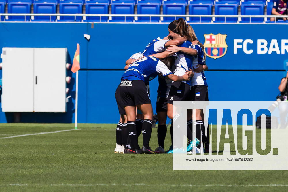 Deportivo Alaves Femenino celebrates a goal during the Liga Iberdrola match between FC Barcelona, Barca Femeni and Deportivo Alaves Femenino at Johan Cruyff Stadium on October 02, 2021 in Sant Joan Despi, Barcelona, Spain. Sant Joan Despi Spain - ZUMAa181 20211002_zaa_a181_010