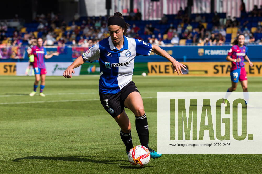 Ane Miren Martinez of Deportivo Alaves Femenino in action during the Liga Iberdrola match between FC Barcelona, Barca Femeni and Deportivo Alaves Femenino at Johan Cruyff Stadium on October 02, 2021 in Sant Joan Despi, Barcelona, Spain. Sant Joan Despi Spain - ZUMAa181 20211002_zaa_a181_017