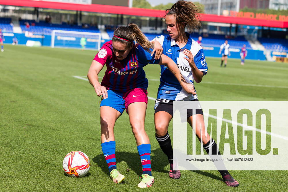Mariona Caldenteny of FC Barcelona, Barca Femeni in action against Nerea Nevado of Deportivo Alaves Femenino during the Liga Iberdrola match between FC Barcelona Femeni and Deportivo Alaves Femenino at Johan Cruyff Stadium on October 02, 2021 in Sant Joan Despi, Barcelona, Spain. Sant Joan Despi Spain - ZUMAa181 20211002_zaa_a181_025