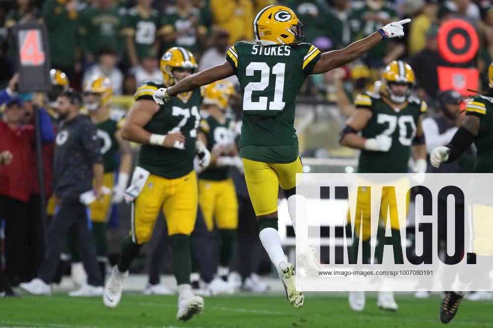 GREEN BAY, WI - OCTOBER 03: Green Bay Packers cornerback Eric Stokes (21) reacts to a fourth down stop during a game between the Green Bay Packers and the Pittsburgh Steelers at Lambeau Field on October 3, 2021 in Green Bay, WI. (Photo by Larry Radloff Icon Sportswire) NFL, American Football Herren, USA OCT 03 Steelers at Packers Icon2110034333