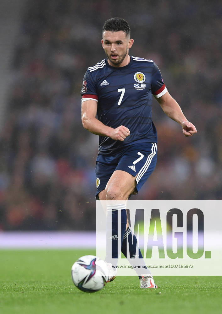 Glasgow, Scotland, 9th October 2021. John McGinn of Scotland during the FIFA World Cup, WM, Weltmeisterschaft, Fussball qualifiers match at Hampden Park, Glasgow. Picture credit should read: Neil Hanna Sportimage . SPI-1226-0059