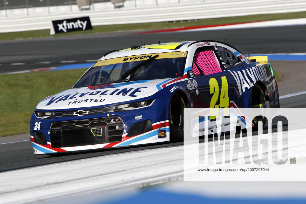 CHARLOTTE, NC - OCTOBER 10: William Byron, Hendrick Motorsports, Chevrolet Camaro Valvoline (24) during the running of the Bank of America ROVAL 400 NASCAR, Motorsport, USA Cup Series race on October 10, 2021 at Charlotte Motor Speedway in Concord, N.C. (Photo by Jeff Robinson Icon Sportswire) AUTO: OCT 10 NASCAR Cup Series Playoff - Bank of America ROVAL Icon211010781400