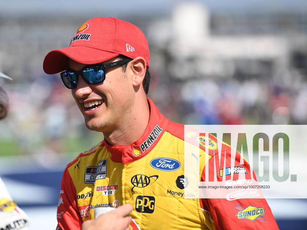 CHARLOTTE, NC - OCTOBER 10: Joey Logano, Team Penske, Ford Mustang Shell Pennzoil (22) before the Bank of America ROVAL 400 NASCAR, Motorsport, USA Cup Series playoff race on October 10, 2021,at Charlotte Motor Speedway in Concord, NC. (Photo by Jeffrey Vest Icon Sportswire) AUTO: OCT 10 NASCAR Cup Series Playoff - Bank of America ROVAL Icon211010008400
