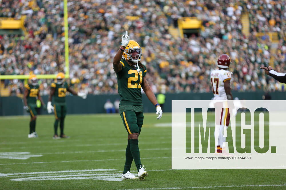 GREEN BAY, WI - OCTOBER 24: Green Bay Packers cornerback Eric Stokes (21) celebrates a stop during a game between the Green Bay Packers and the Washington Football Team at Lambeau Field on October 24, 2021 in Green Bay, WI. (Photo by Larry Radloff Icon Sportswire) NFL, American Football Herren, USA OCT 24 Washington Football Team at Packers Icon2110244736