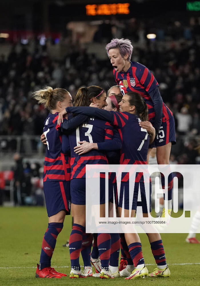 SAINT PAUL, MN - OCTOBER 26: United States forward Alex Morgan (13) is congratulated by teammates after scoring a goal during the second half of a friendly soccer match between Korea Republic and the United States on Oct 26, 2021 at Allianz Field in Saint Paul, MN. (Photo by Nick Wosika Icon Sportswire) SOCCER: OCT 26 Women s - USA v Korea Icon2021102611