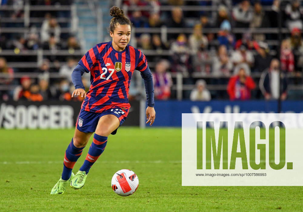 SAINT PAUL, MN - OCTOBER 26: United States forward Sophia Smith (27) controls the ball during the second half of a friendly soccer match between Korea Republic and the United States on Oct 26, 2021 at Allianz Field in Saint Paul, MN. (Photo by Nick Wosika Icon Sportswire) SOCCER: OCT 26 Women s - USA v Korea Icon2021102612