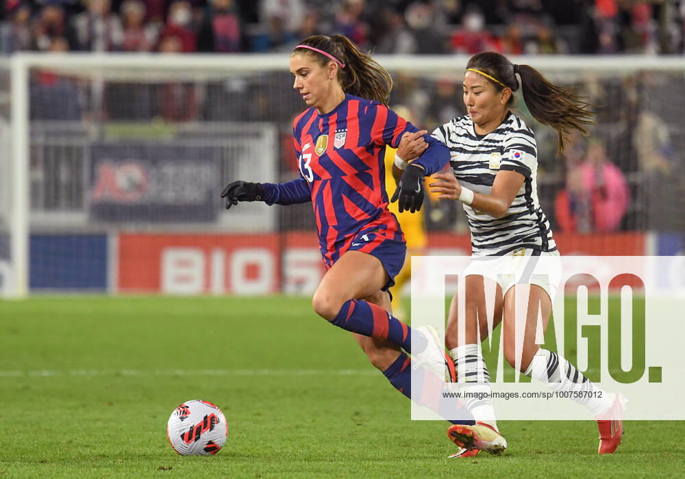 SAINT PAUL, MN - OCTOBER 26: United States forward Alex Morgan (13) controls the ball as Korean Republic forward Minji Yeo (9) gives chase during the second half of a friendly soccer match between Korea Republic and the United States on Oct 26, 2021 at Allianz Field in Saint Paul, MN. (Photo by Nick Wosika Icon Sportswire) SOCCER: OCT 26 Women s - USA v Korea Icon2021102616
