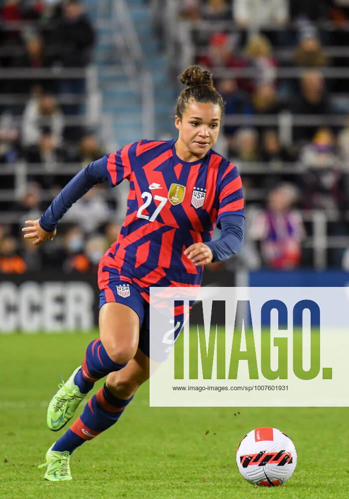SAINT PAUL, MN - OCTOBER 26: United States forward Sophia Smith (27) makes a run during a friendly soccer match between Korea Republic and the United States on Oct 26, 2021 at Allianz Field in Saint Paul, MN. (Photo by Nick Wosika Icon Sportswire) SOCCER: OCT 26 Women s - USA v Korea Icon2021102637