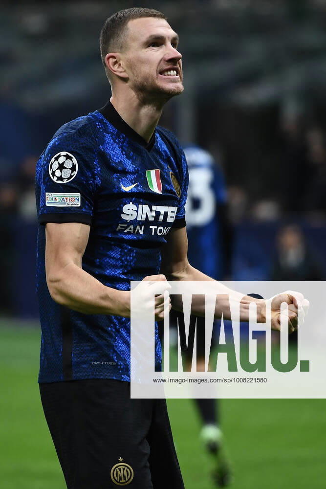 Db Milano 24 11 2021 - Champions League Inter-Shakhtar Donetsk foto Daniele Buffa Image nella foto: esultanza gol Edin Dzeko