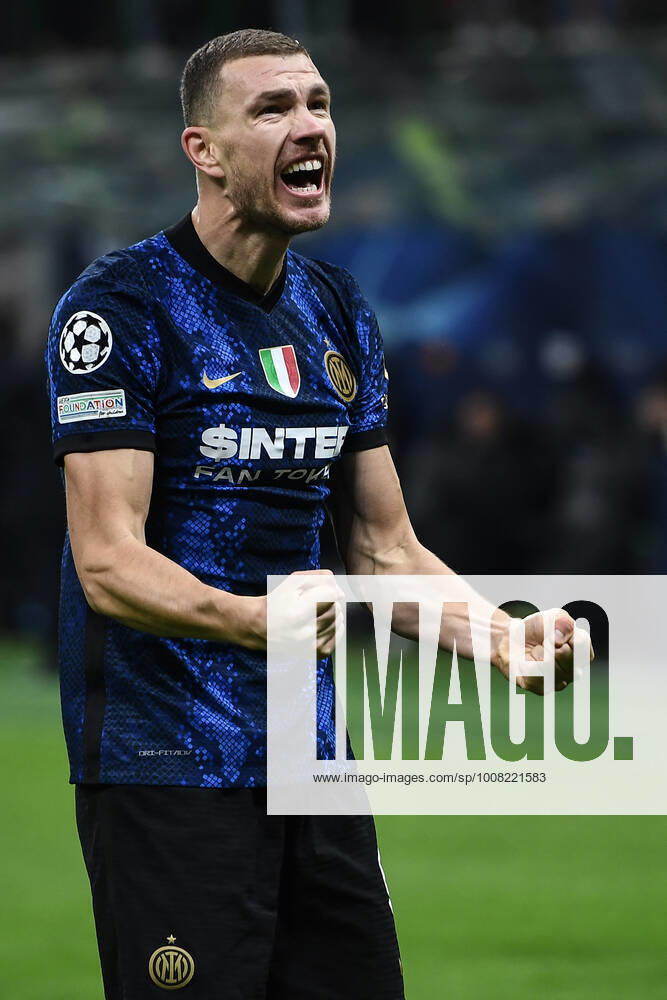 Db Milano 24 11 2021 - Champions League Inter-Shakhtar Donetsk foto Daniele Buffa Image nella foto: esultanza gol Edin Dzeko