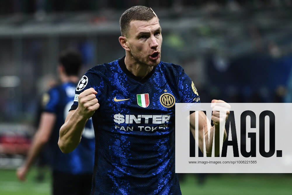 Db Milano 24 11 2021 - Champions League Inter-Shakhtar Donetsk foto Daniele Buffa Image nella foto: esultanza gol Edin Dzeko