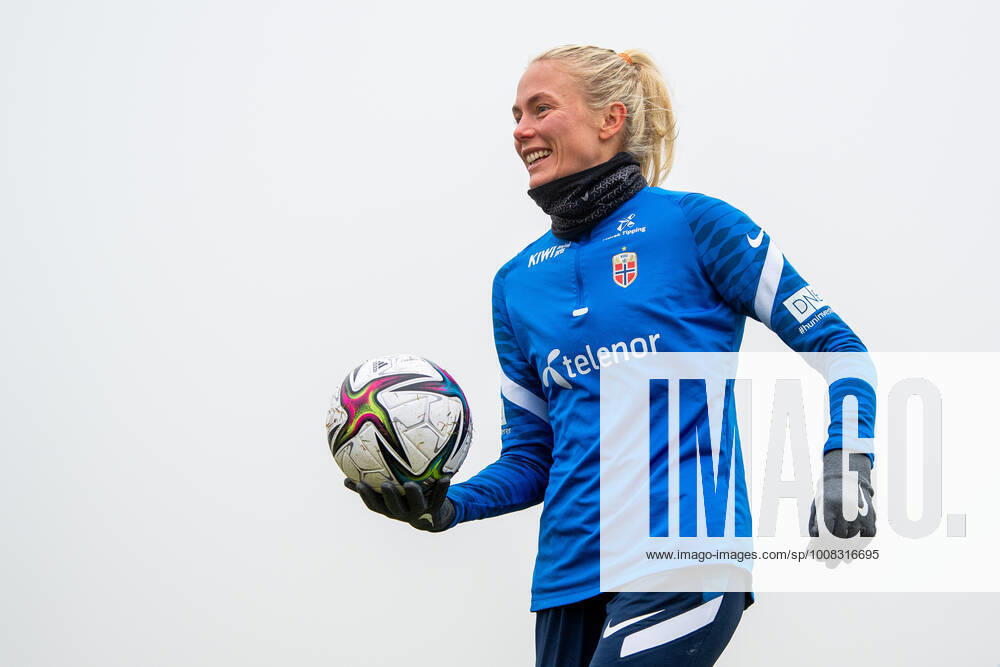 Guro Bergsvand of the Norwegian women s national football team during a training session on November 28, 2021 in Yerevan. Photo: Vegard Grott BILDBYRAN kod VG VG0206 bbeng fotboll football soccer fotball vm-kval kval fifa women s world cup qualifier qualifier träning practice training trening norge norway dam armenia jerevan