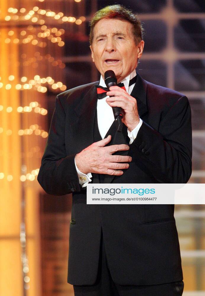 32 TV: Freddy Quinn in der Fernsehshow WILLKOMMEN BEI CARMEN NEBEL, Musik, singer, Sänger Halle Deutschland, Germany