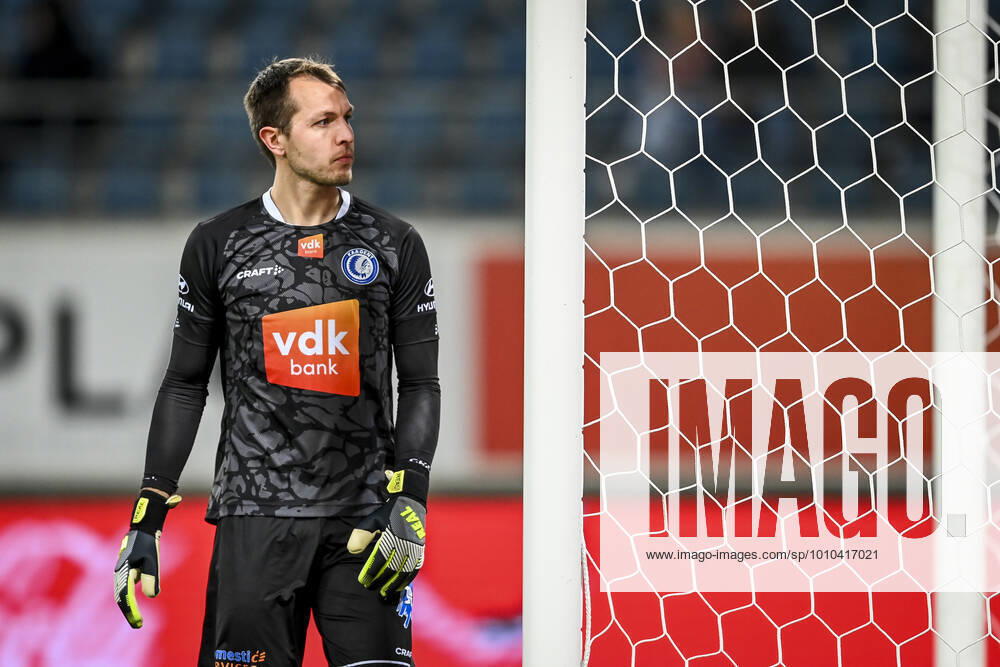 Gent s goalkeeper Davy Roef pictured in action during a soccer match between KAA Gent and SV Zulte-Waregem, Sunday 06 March 2022 in Gent, on day 30 of the 2021-2022 Jupiler Pro League first division of the Belgian championship. JASPERxJACOBS x18832881x