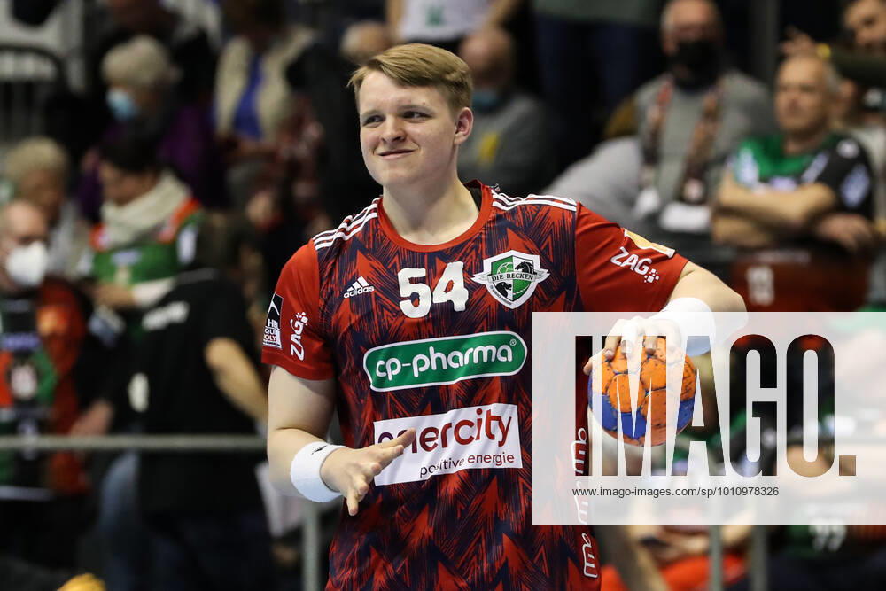 Justus Fischer (TSV Hannover-Burgdorf,54) - Handball Bundesliga Saison 2021-2022 SC Magdeburg vs. TSV Hannover-Burgdorf in der GETEC Arena in Magdeburg - Einzelbild,Aktion,Mann,Männer,Handball,Deutschland