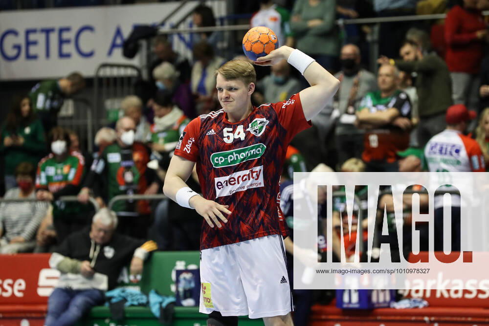 Justus Fischer (TSV Hannover-Burgdorf,54) - Handball Bundesliga Saison 2021-2022 SC Magdeburg vs. TSV Hannover-Burgdorf in der GETEC Arena in Magdeburg - Einzelbild,Aktion,Mann,Männer,Handball,Deutschland