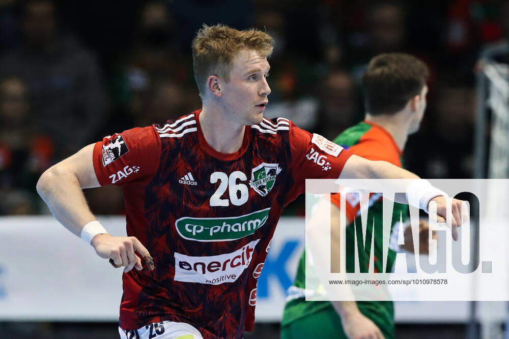 Jonathan Edvardsson (TSV Hannover-Burgdorf,26) - Handball Bundesliga Saison 2021-2022 SC Magdeburg vs. TSV Hannover-Burgdorf in der GETEC Arena in Magdeburg - Aktion,Mann,Männer,Handball,Deutschland