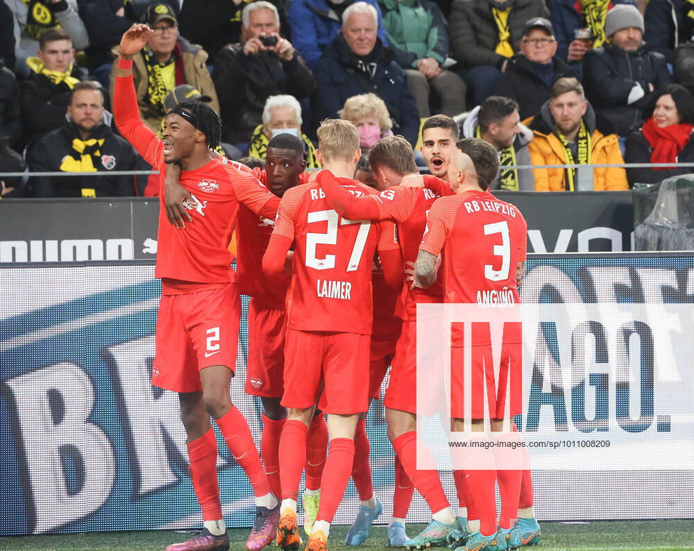 Christopher Nkunku (RB Leipzig 18) bejubelt das 3:0, Borussia Dortmund - RB Leipzig, Fussball, 1. Bundesliga, 28. Spieltag, 02.04.2022, DFL REGULATIONS PROHIBIT ANY USE OF PHOTOGRAPHS AS IMAGE SEQUENCES AND OR QUASI-hVIDEO, Borussia Dortmund - RB Leipzig, Fussball, 1. Bundesliga, 28. Spieltag, 02.04.2022 Dortmund