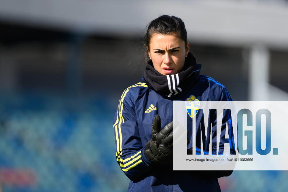 Goalkeeper Zecira Musovic of the Swedish women s national football team during a training session on April 5, 2022 in Göteborg. Photo: Carl Sandin BILDBYRAN kod CS CS0261 fotboll football soccer fotball vm-kval kval fifa women s world cup qualifier qualifier träning practice training sverige sweden dam bbeng