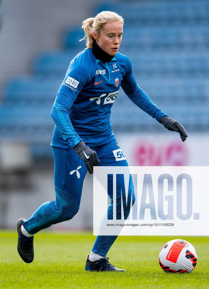 Julie Blakstad of the Norwegian women s national football team during a training session on April 6, 2022 in Sandefjord. Photo: Vegard Grott BILDBYRAN kod VG VG0260 bbeng fotboll football soccer fotball vm-kval kval fifa women s world cup qualifier qualifier träning practice training trening norge norway dam