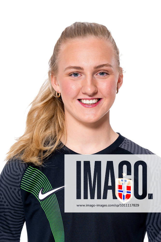 Goalkeeper Sunniva Skoglund of the Norwegian women?s national football team poses for a portrait on April 4, 2022 in Oslo. Photo: Vegard Grott BILDBYRAN kod VG VG0262 bbeng fotball fotboll football norge norway a kvinner portrett porträtt portraits dam