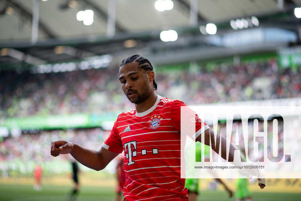Serge Gnabry (FC Bayern Muenchen 7) aergert sich, VfL Wolfsburg vs. FC Bayern Muenchen, 1. Fussball Bundesliga, 34. Spieltag, Spielzeit 2021 2022, 14.05.2022 DFB DFL regulations prohibit any use of photographs as image sequences and or quasi-video VfL Wolfsburg vs. FC Bayern Muenchen, 1. Fussball Bundesliga, 34. Spieltag, Spielzeit 2021 2022