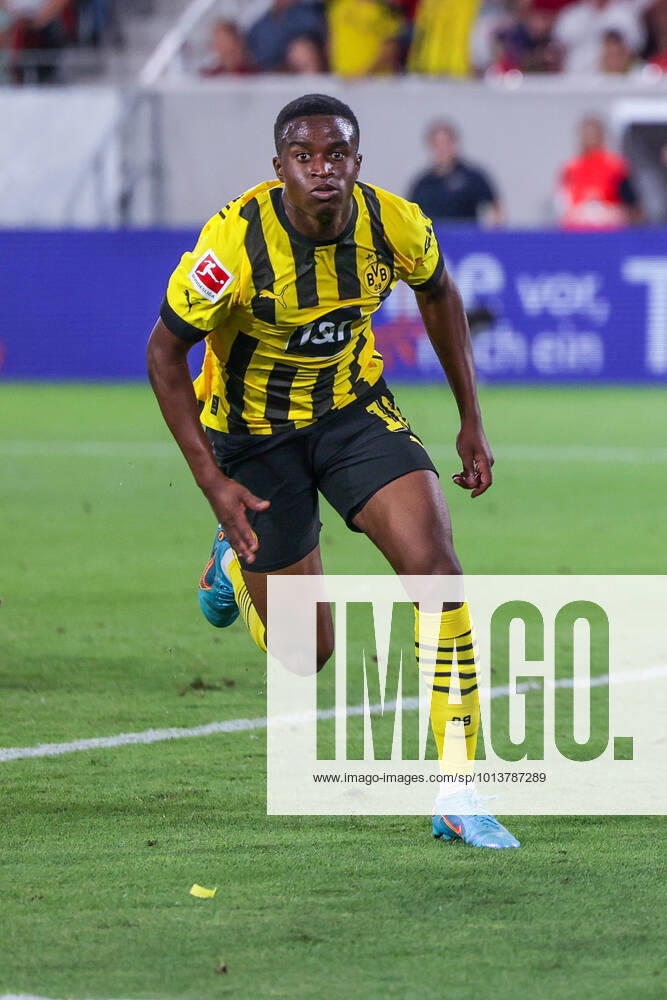 Fussball, Saison 2022 2023, 1. Bundesliga, SC Freiburg - Borussia Dortmund, Youssoufa Moukoko (Borussia Dortmund) bejubelt das Tor zum 1:2, Foto: Dennis Ewert RHR-FOTO xRHR-FOTO DEx