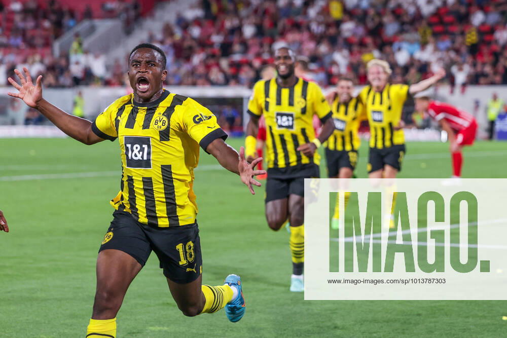 Fussball, Saison 2022 2023, 1. Bundesliga, SC Freiburg - Borussia Dortmund, Youssoufa Moukoko (Borussia Dortmund) bejubelt das Tor zum 1:2, Foto: Dennis Ewert RHR-FOTO xRHR-FOTO DEx
