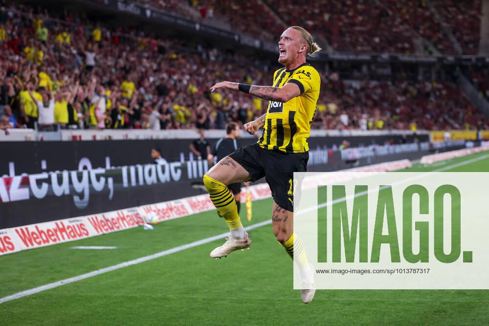 Fussball, Saison 2022 2023, 1. Bundesliga, SC Freiburg - Borussia Dortmund, Marius Wolf (Borussia Dortmund) bejubelt das Tor zum 1:3, Foto: Dennis Ewert RHR-FOTO xRHR-FOTO DEx