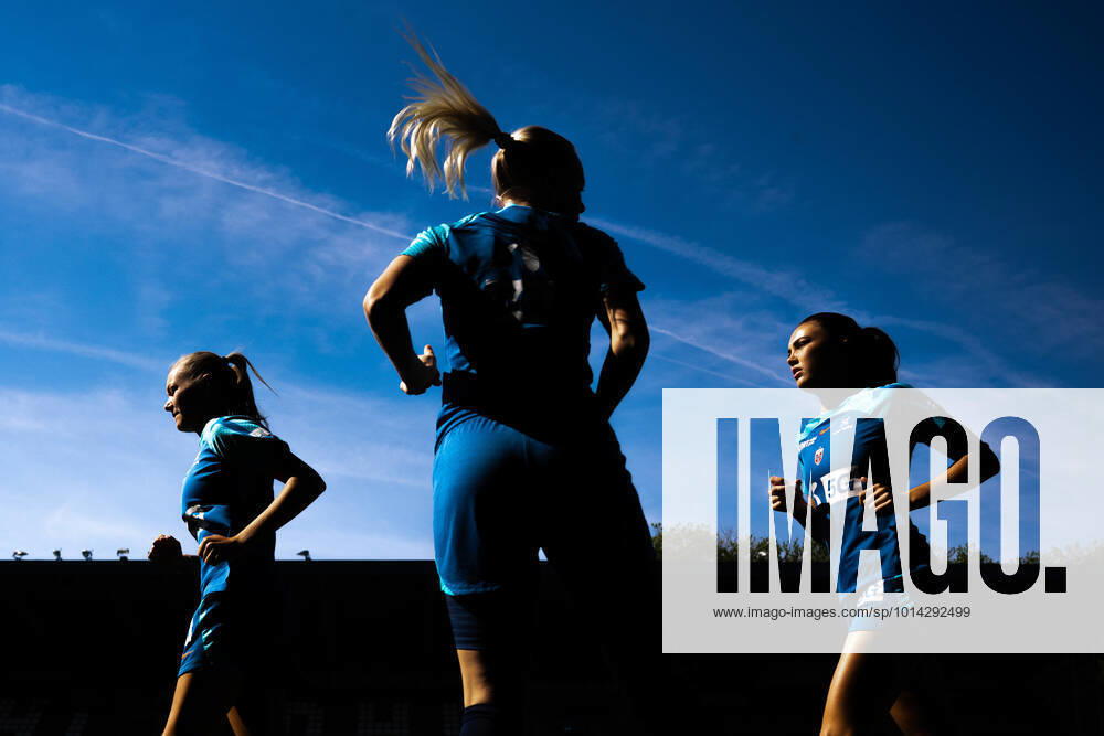 Frida Maanum and Ingrid Syrstad Engen of the Norwegian women s national football team during a training session on September 1, 2022 in Leuven. Photo: Vegard Grott BILDBYRAN kod VG VG0346 bbeng fotboll football soccer fotball vm-kval kval fifa women s world cup qualifier qualifier träning practice training trening norge norway brussel belgia belgium dam