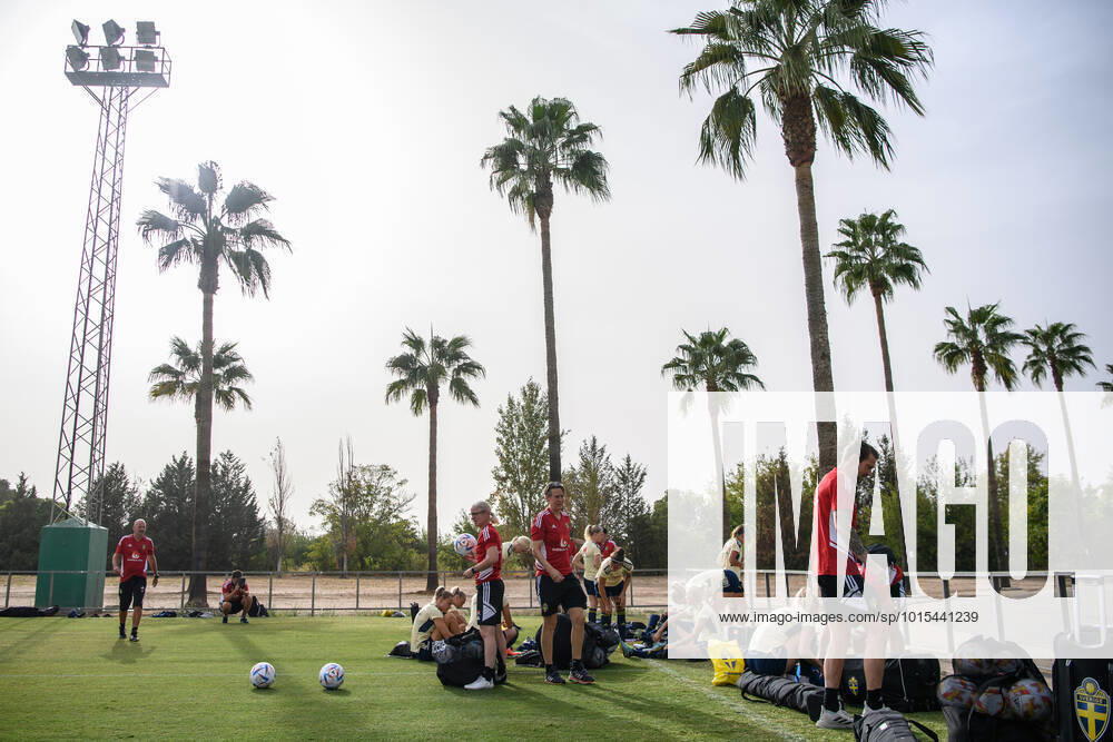 Players of Sweden during a training session with the Swedish women s national football team on October 3, 2022 in Cordoba. Photo: Ludvig Thunman BILDBYRAN kod LT LT0418 fotboll football soccer fotball träning practice training sverige sweden dam bbeng