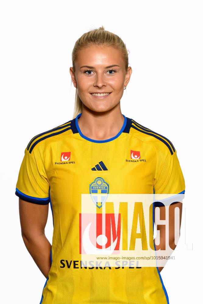 Amanda Nilden of the Swedish women s national football team poses for a portrait on October 10, 2022 in Göteborg. Photo: Carl Sandin BILDBYRAN kod CS CS0317 fotboll football soccer fotball porträtt portraits sverige sweden dam bbeng