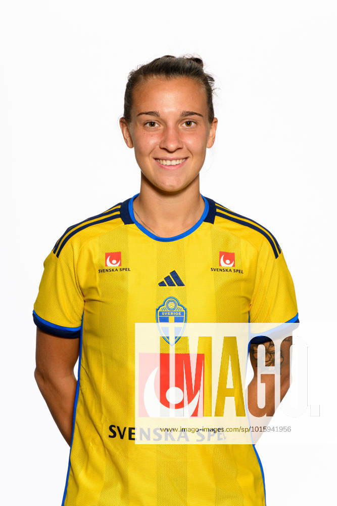Julia Zigiotti Olme of the Swedish women s national football team poses for a portrait on October 10, 2022 in Göteborg. Photo: Carl Sandin BILDBYRAN kod CS CS0317 fotboll football soccer fotball porträtt portraits sverige sweden dam bbeng