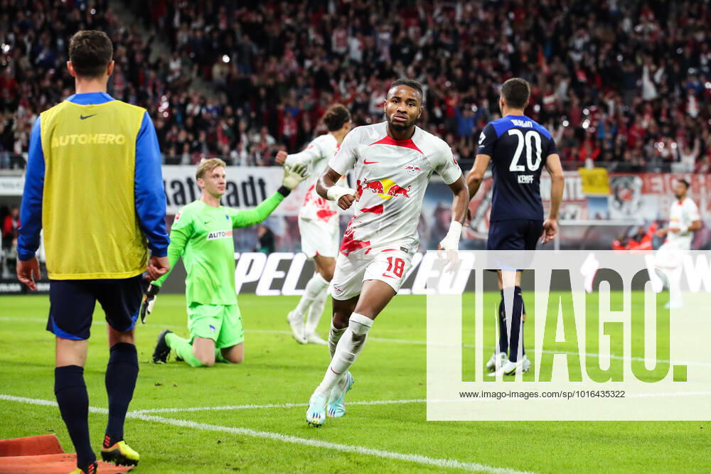 Torjubel - Torschütze Christopher Nkunku (RB Leipzig,18) trifft zum Tor, das Tor wird nicht gegeben - 1. Fussball Bundesliga Saison 2022-2023 Punktspiel RB Leipzig vs. Hertha BSC Berlin in der Red Bull Arena in Leipzig - Aktion,Fussball,Deutschland,Mann,Männer